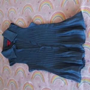 Cute pleated summer shirt button down in the front made by Sonny Leigh med.blue